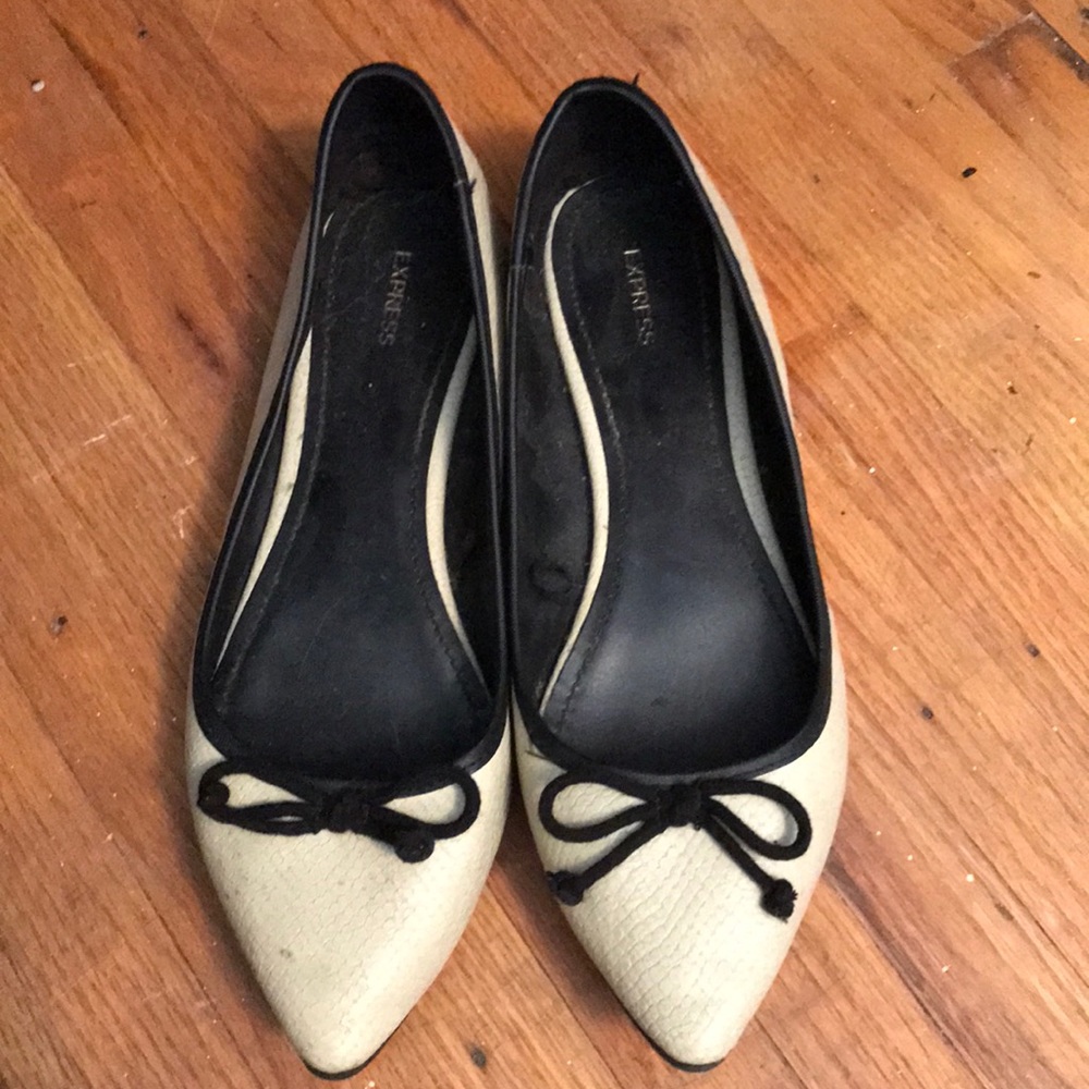 Hardly worn flats